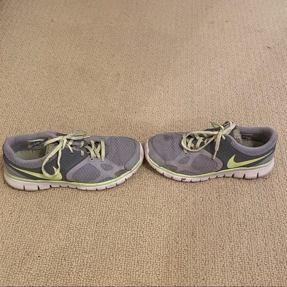 Nike Shoes - Nike size 8 women’s tennis shoes